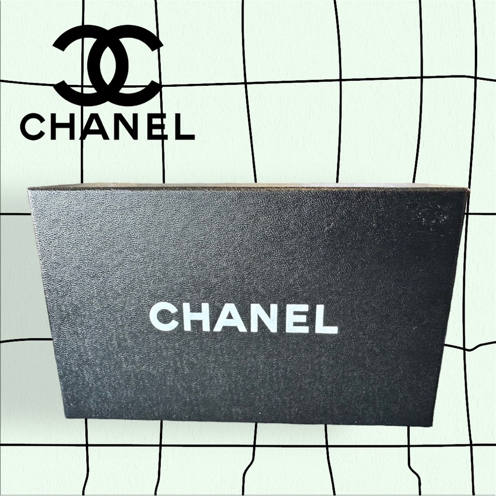 Chanel Box (B)